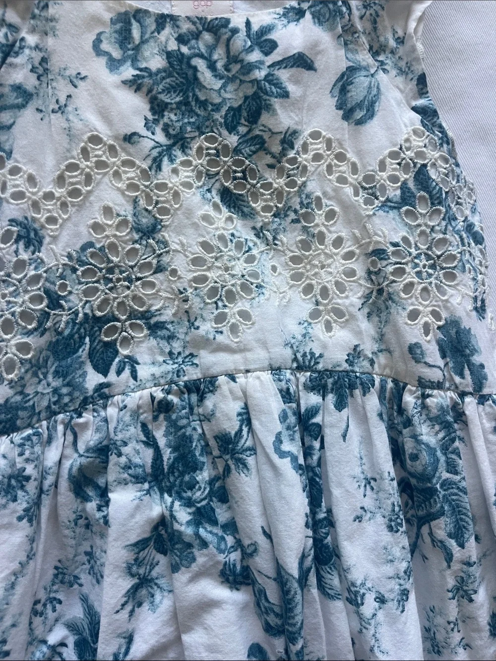GAP Girls Size 5 White and Teal Floral Lace Dress